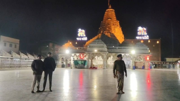 દિલ્હી બ્લાસ્ટ બાદ અંબાજી માતાના મંદિર પર હાઈ એલર્ટ — સુરક્ષામાં જંગી વધારો, પોલીસનો મોટો કાફલો તૈનાત